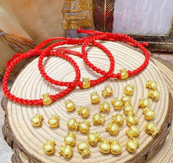  Quà Tặng Trang Sức Vàng – Tinh Tế Từ Ánh Nhìn Đầu Tiên