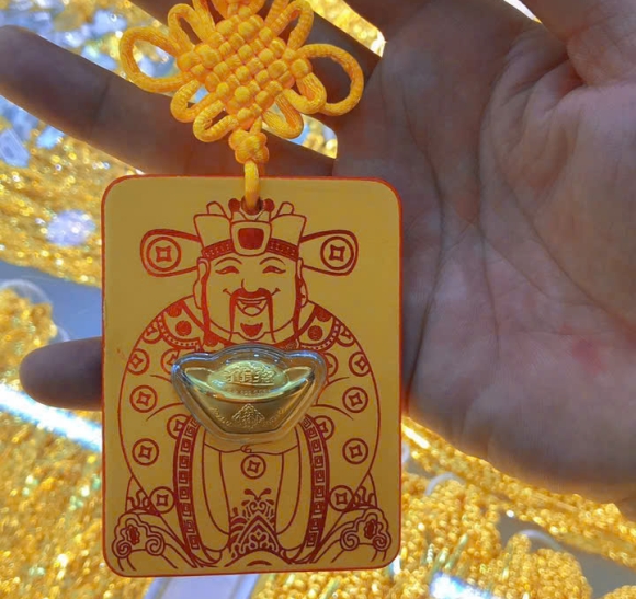 Quà Tặng Đẳng Cấp – Trang Sức Vàng Cho Dịp Trọng Đại